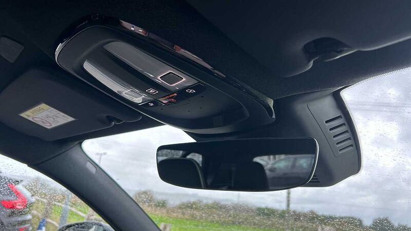 Volvo XC40 Plus, B3 Mild hybrid, Petrol, Dark (EX-DEMONSTRATOR- Heated Seats, Camera)