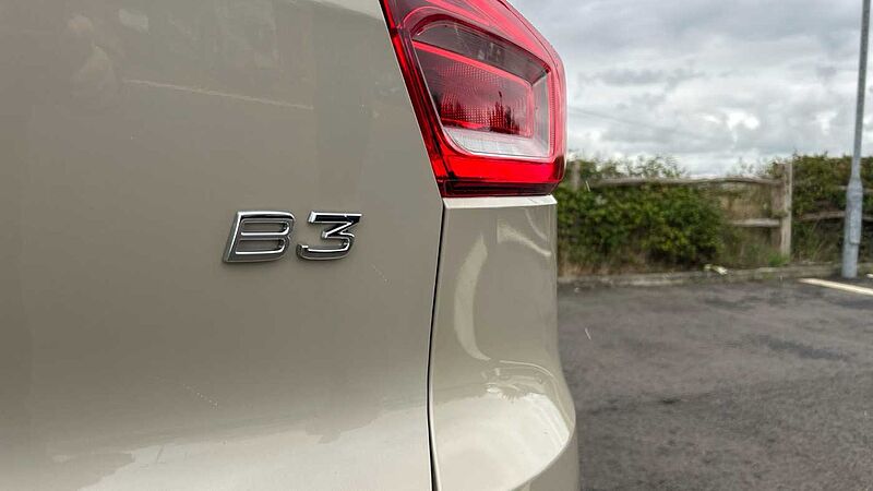 Volvo XC40 Plus, B3 Mild hybrid, Petrol, Dark (EX-DEMONSTRATOR- Heated Seats, Camera)