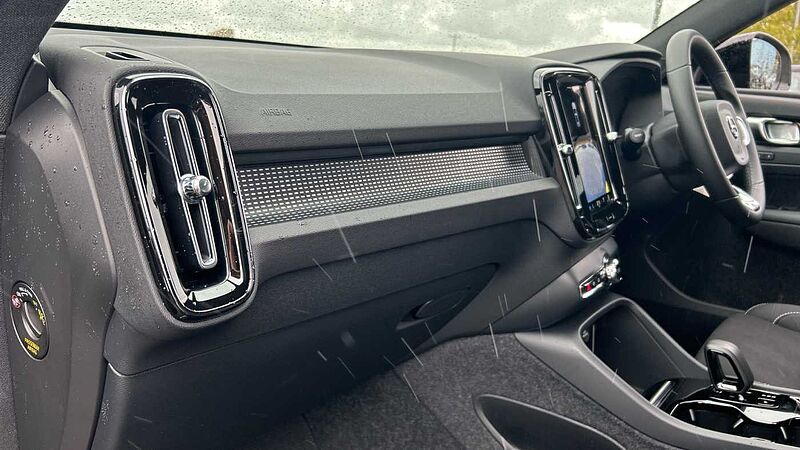 Volvo XC40 Plus, B3 Mild hybrid, Petrol, Dark (EX-DEMONSTRATOR- Heated Seats, Camera)