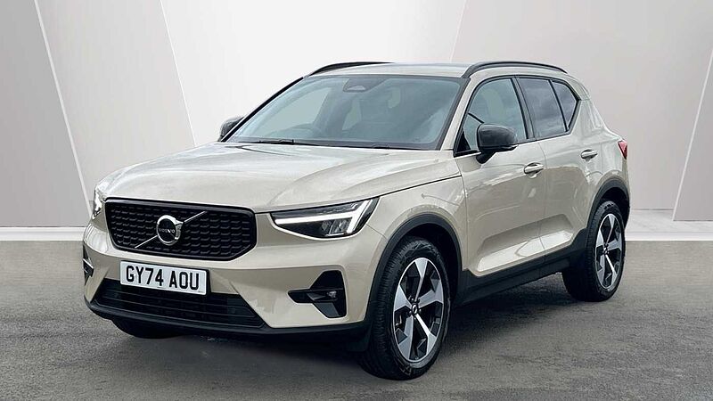 Volvo XC40 Plus, B3 Mild hybrid, Petrol, Dark (EX-DEMONSTRATOR- Heated Seats, Camera)