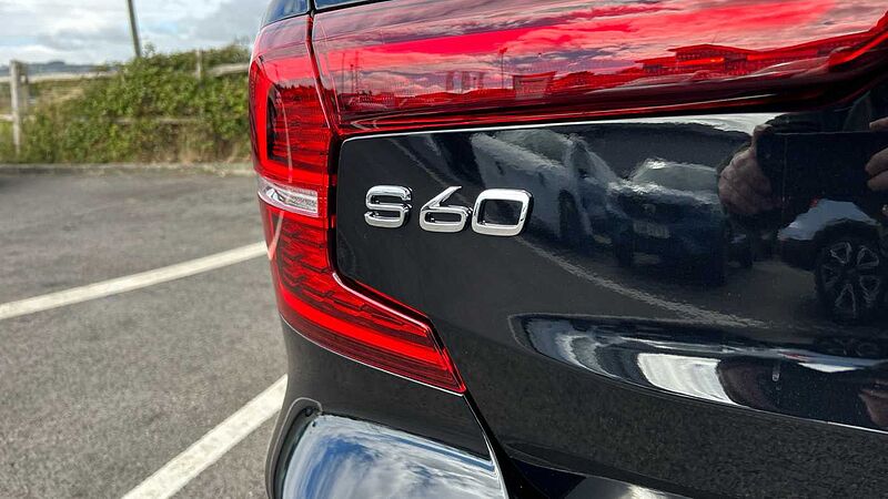 Volvo S60 Recharge Plus, T8 AWD Plug-in hybrid, Electric/Petrol, Dark( MIKE DEMO)