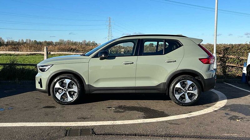 Volvo XC40 Plus, B3 Mild hybrid, Petrol, Dark(Heated Seats, Camera, Google)