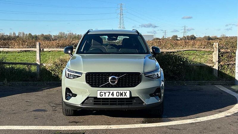 Volvo XC40 Plus, B3 Mild hybrid, Petrol, Dark(Heated Seats, Camera, Google)