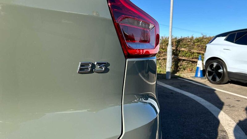 Volvo XC40 Plus, B3 Mild hybrid, Petrol, Dark(Heated Seats, Camera, Google)