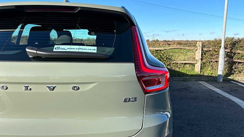 Volvo XC40 Plus, B3 Mild hybrid, Petrol, Dark(Heated Seats, Camera, Google)