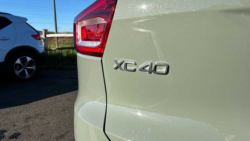 Volvo XC40 Plus, B3 Mild hybrid, Petrol, Dark(Heated Seats, Camera, Google)
