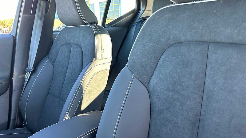 Volvo XC40 Plus, B3 Mild hybrid, Petrol, Dark(Heated Seats, Camera, Google)
