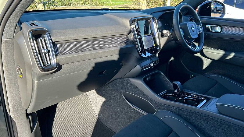Volvo XC40 Plus, B3 Mild hybrid, Petrol, Dark(Heated Seats, Camera, Google)