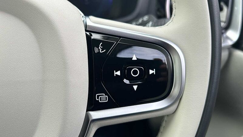 Volvo V60 Ultra, T8 AWD Plug-in hybrid, Electric/Petrol, Dark(DEMONSTRATOR - Sunroof)