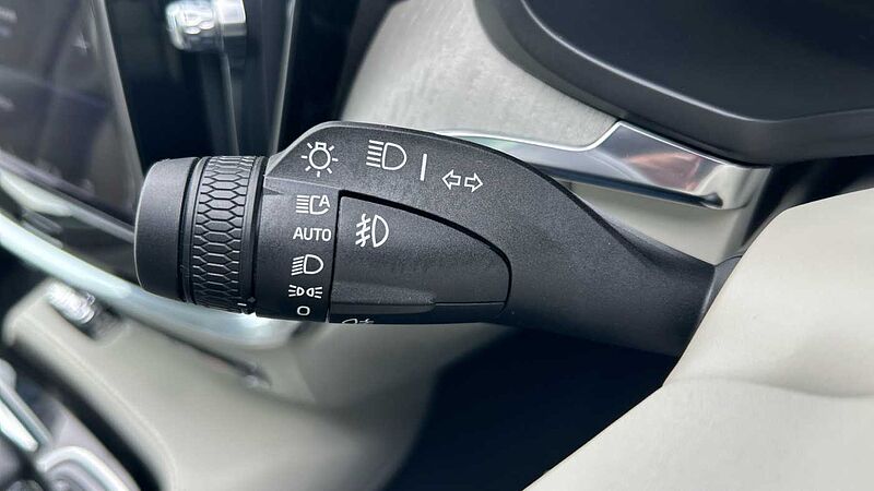 Volvo V60 Ultra, T8 AWD Plug-in hybrid, Electric/Petrol, Dark(DEMONSTRATOR - Sunroof)