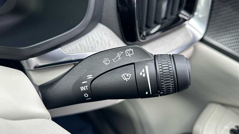 Volvo V60 Ultra, T8 AWD Plug-in hybrid, Electric/Petrol, Dark(DEMONSTRATOR - Sunroof)