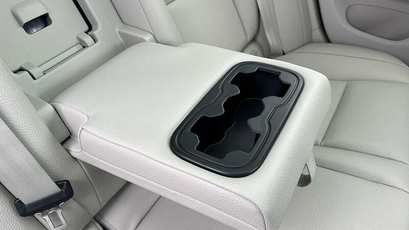 Volvo V60 Ultra, T8 AWD Plug-in hybrid, Electric/Petrol, Dark(DEMONSTRATOR - Sunroof)