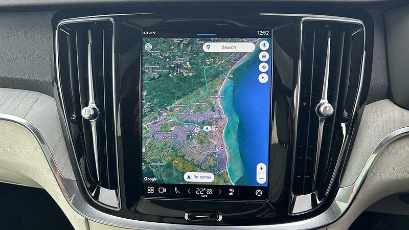Volvo V60 Ultra, T8 AWD Plug-in hybrid, Electric/Petrol, Dark(DEMONSTRATOR - Sunroof)