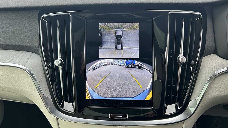 Volvo V60 Ultra, T8 AWD Plug-in hybrid, Electric/Petrol, Dark(DEMONSTRATOR - Sunroof)