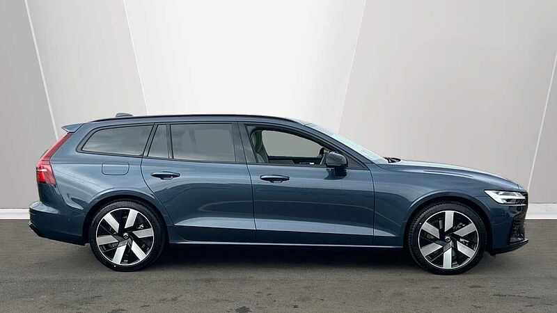 Volvo V60 Ultra, T8 AWD Plug-in hybrid, Electric/Petrol, Dark(DEMONSTRATOR - Sunroof)