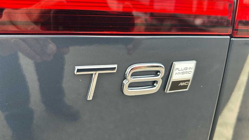 Volvo V60 Ultra, T8 AWD Plug-in hybrid, Electric/Petrol, Dark(DEMONSTRATOR - Sunroof)