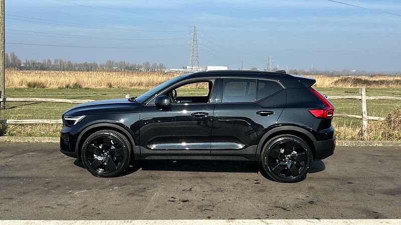 Volvo XC40 Black Edition Plus, B3 Mild hybrid, Petrol(DEMONSTRATOR, Camera, Google)