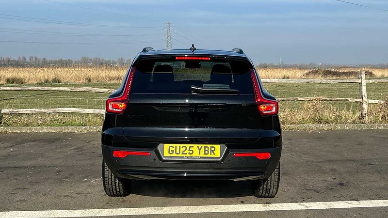 Volvo XC40 Black Edition Plus, B3 Mild hybrid, Petrol(DEMONSTRATOR, Camera, Google)