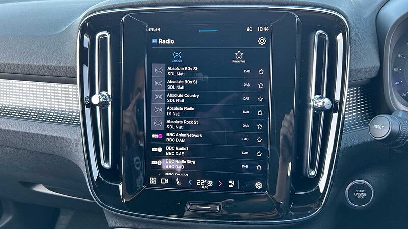 Volvo XC40 Black Edition Plus, B3 Mild hybrid, Petrol(DEMONSTRATOR, Camera, Google)