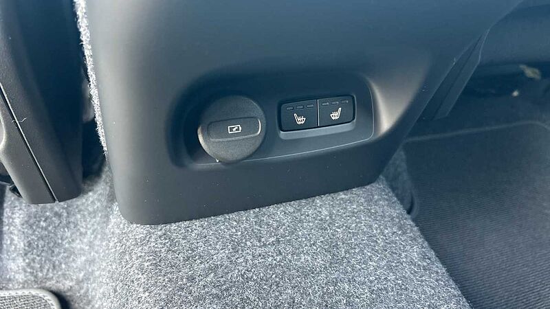 Volvo XC40 Black Edition Plus, B3 Mild hybrid, Petrol(DEMONSTRATOR, Camera, Google)