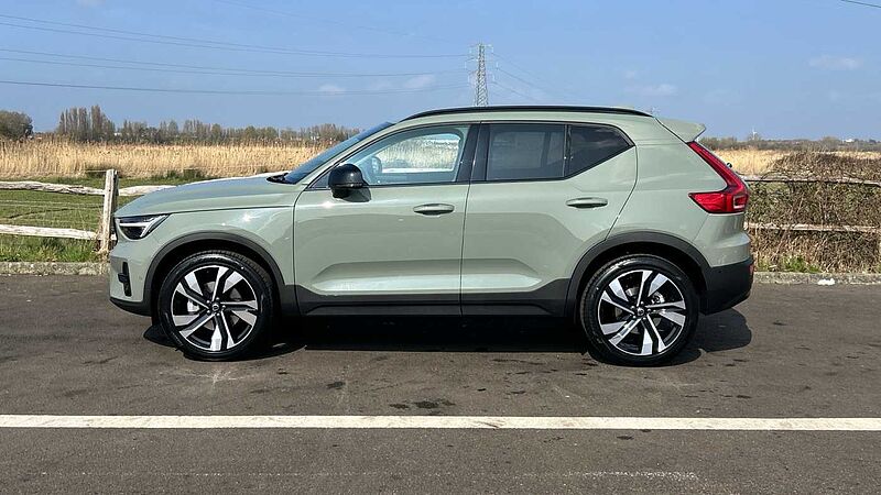 Volvo XC40 Ultra, B3 Mild hybrid, Petrol, Dark (CBS- Sunroof, 360, BLIS, Heated Seats)