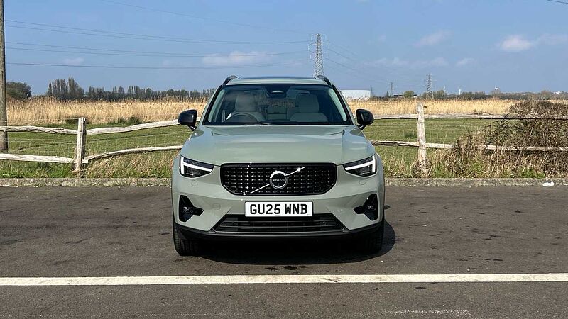 Volvo XC40 Ultra, B3 Mild hybrid, Petrol, Dark (CBS- Sunroof, 360, BLIS, Heated Seats)