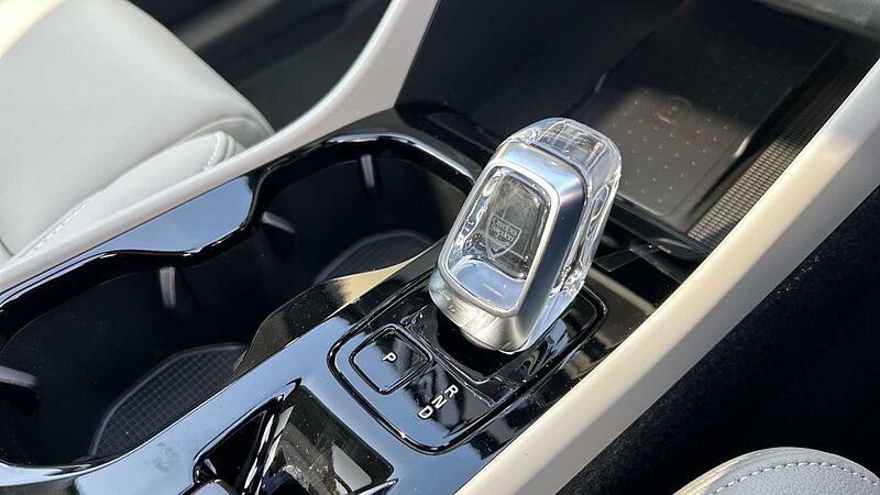 Volvo XC40 Ultra, B3 Mild hybrid, Petrol, Dark (CBS- Sunroof, 360, BLIS, Heated Seats)
