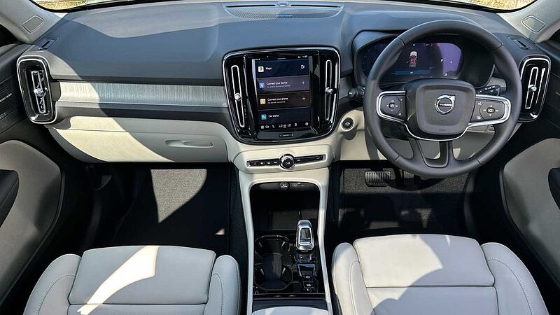 Volvo XC40 Ultra, B3 Mild hybrid, Petrol, Dark (CBS- Sunroof, 360, BLIS, Heated Seats)