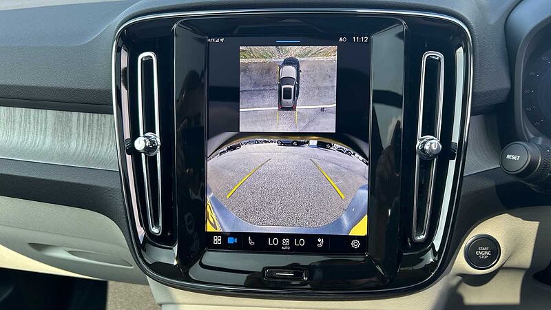 Volvo XC40 Ultra, B3 Mild hybrid, Petrol, Dark (CBS- Sunroof, 360, BLIS, Heated Seats)