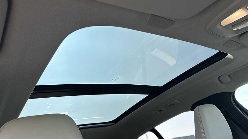 Volvo XC40 Ultra, B3 Mild hybrid, Petrol, Dark (CBS- Sunroof, 360, BLIS, Heated Seats)
