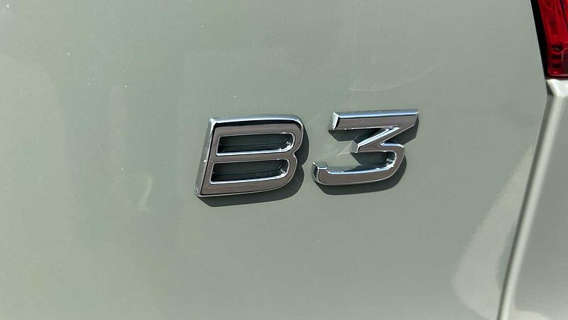 Volvo XC40 Ultra, B3 Mild hybrid, Petrol, Dark (CBS- Sunroof, 360, BLIS, Heated Seats)