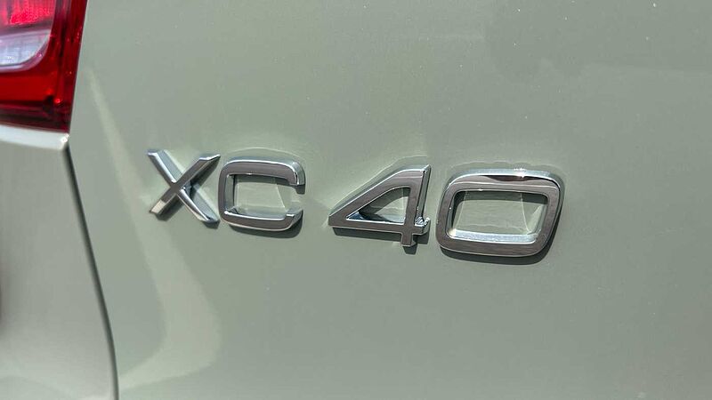 Volvo XC40 Ultra, B3 Mild hybrid, Petrol, Dark (CBS- Sunroof, 360, BLIS, Heated Seats)