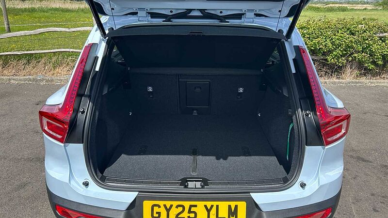 Volvo XC40 Ultra, B4 Mild hybrid, Petrol, Bright (Ex Demonstrator, Panroof, BLIS, 360)
