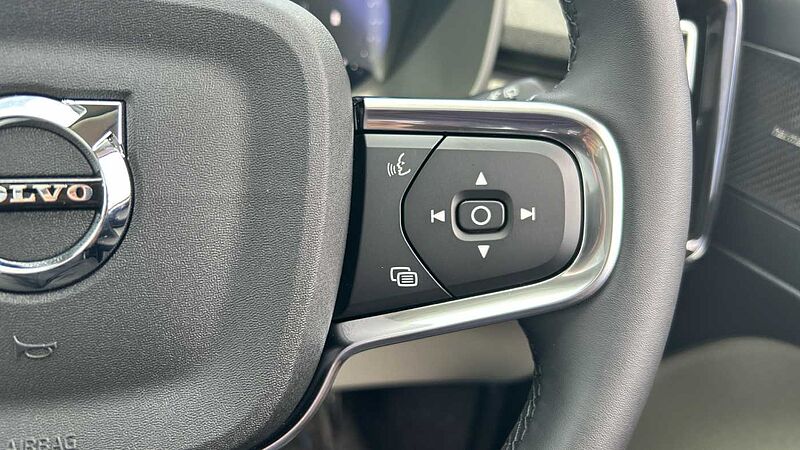 Volvo XC40 Ultra, B4 Mild hybrid, Petrol, Bright (Ex Demonstrator, Panroof, BLIS, 360)