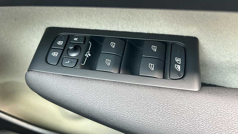 Volvo XC40 Ultra, B4 Mild hybrid, Petrol, Bright (Ex Demonstrator, Panroof, BLIS, 360)
