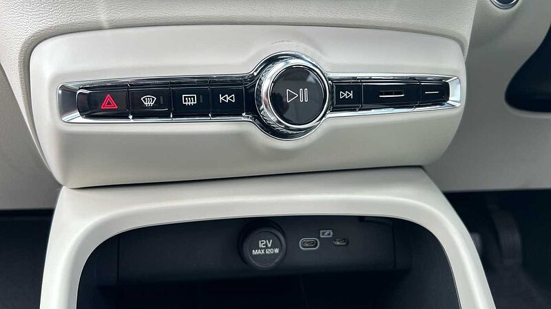 Volvo XC40 Ultra, B4 Mild hybrid, Petrol, Bright (Ex Demonstrator, Panroof, BLIS, 360)