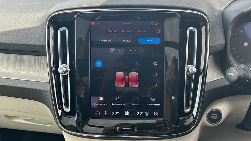 Volvo XC40 Ultra, B4 Mild hybrid, Petrol, Bright (Ex Demonstrator, Panroof, BLIS, 360)