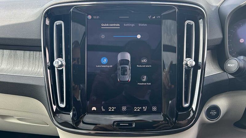 Volvo XC40 Ultra, B4 Mild hybrid, Petrol, Bright (Ex Demonstrator, Panroof, BLIS, 360)