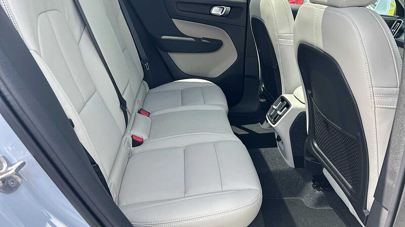 Volvo XC40 Ultra, B4 Mild hybrid, Petrol, Bright (Ex Demonstrator, Panroof, BLIS, 360)