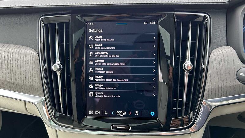 Volvo V90 Ultra, T8 AWD Plug-in hybrid, Electric/Petrol, (Dark Demonstrator, Sunroof)