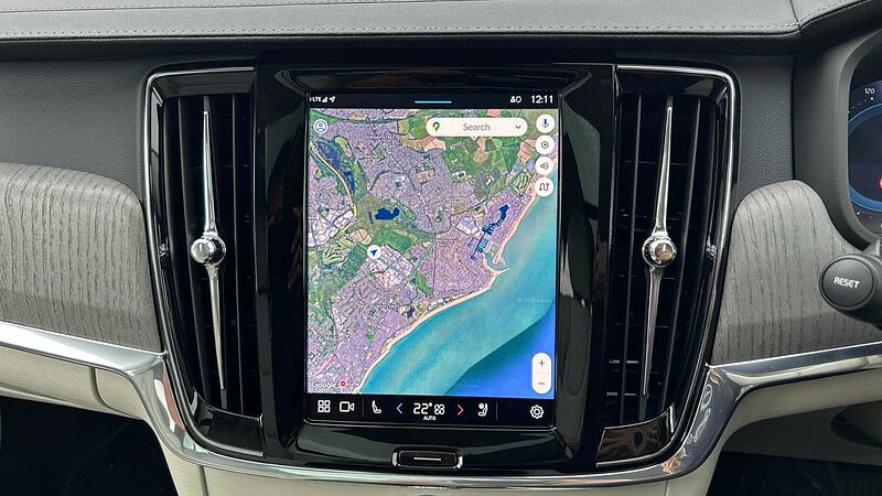Volvo V90 Ultra, T8 AWD Plug-in hybrid, Electric/Petrol, (Dark Demonstrator, Sunroof)
