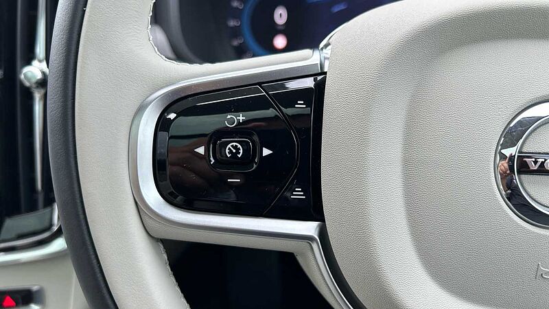 Volvo V90 Ultra, T8 AWD Plug-in hybrid, Electric/Petrol, (Dark Demonstrator, Sunroof)