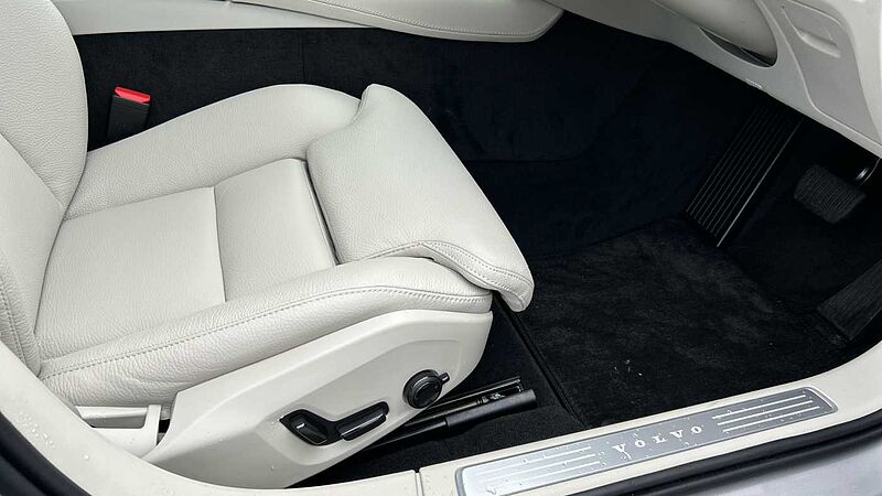 Volvo V90 Ultra, T8 AWD Plug-in hybrid, Electric/Petrol, (Dark Demonstrator, Sunroof)