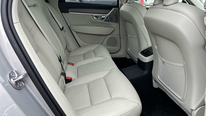 Volvo V90 Ultra, T8 AWD Plug-in hybrid, Electric/Petrol, (Dark Demonstrator, Sunroof)