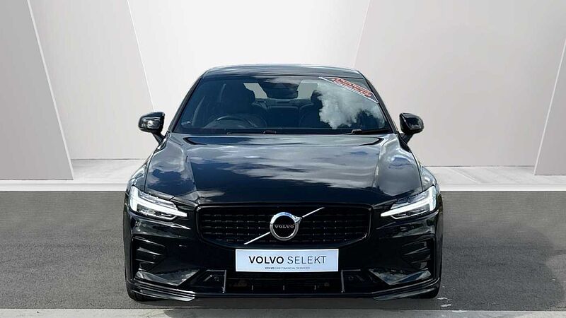 Volvo S60 R-Design, B5 mild hybrid (Apple Car Play, 19' Alloys, Camera, Low Miles)