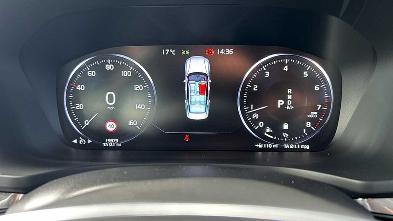 Volvo S60 R-Design, B5 mild hybrid (Apple Car Play, 19' Alloys, Camera, Low Miles)