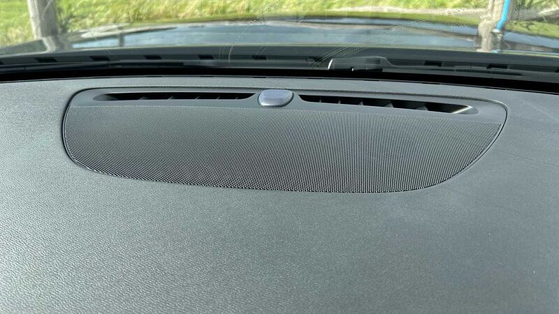 Volvo S60 R-Design, B5 mild hybrid (Apple Car Play, 19' Alloys, Camera, Low Miles)