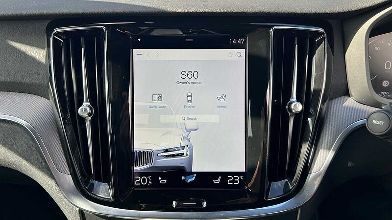 Volvo S60 R-Design, B5 mild hybrid (Apple Car Play, 19' Alloys, Camera, Low Miles)
