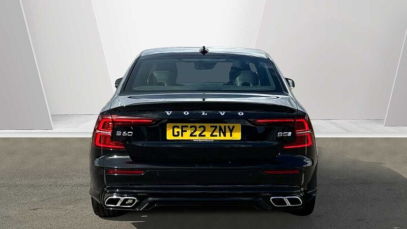 Volvo S60 R-Design, B5 mild hybrid (Apple Car Play, 19' Alloys, Camera, Low Miles)