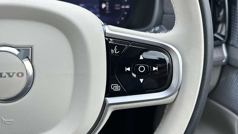 Volvo XC90 Ultra, T8 AWD Plug-in hybrid, Electric/Petrol, Bright, 7 Seats (Demonstrator)